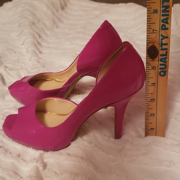 Heels - Picture 5 of 5